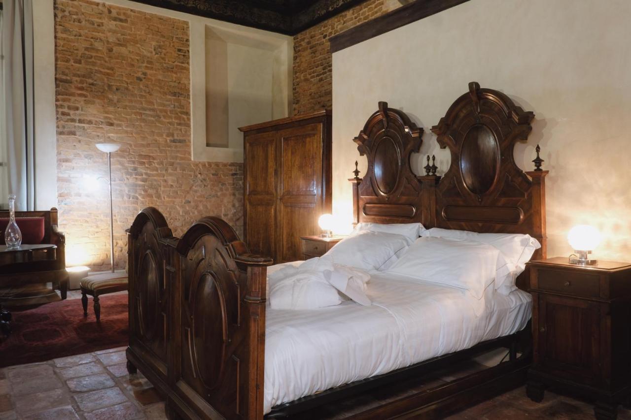 Foresteria Palazzo Guazzoni Zaccaria Cremona Eksteriør billede