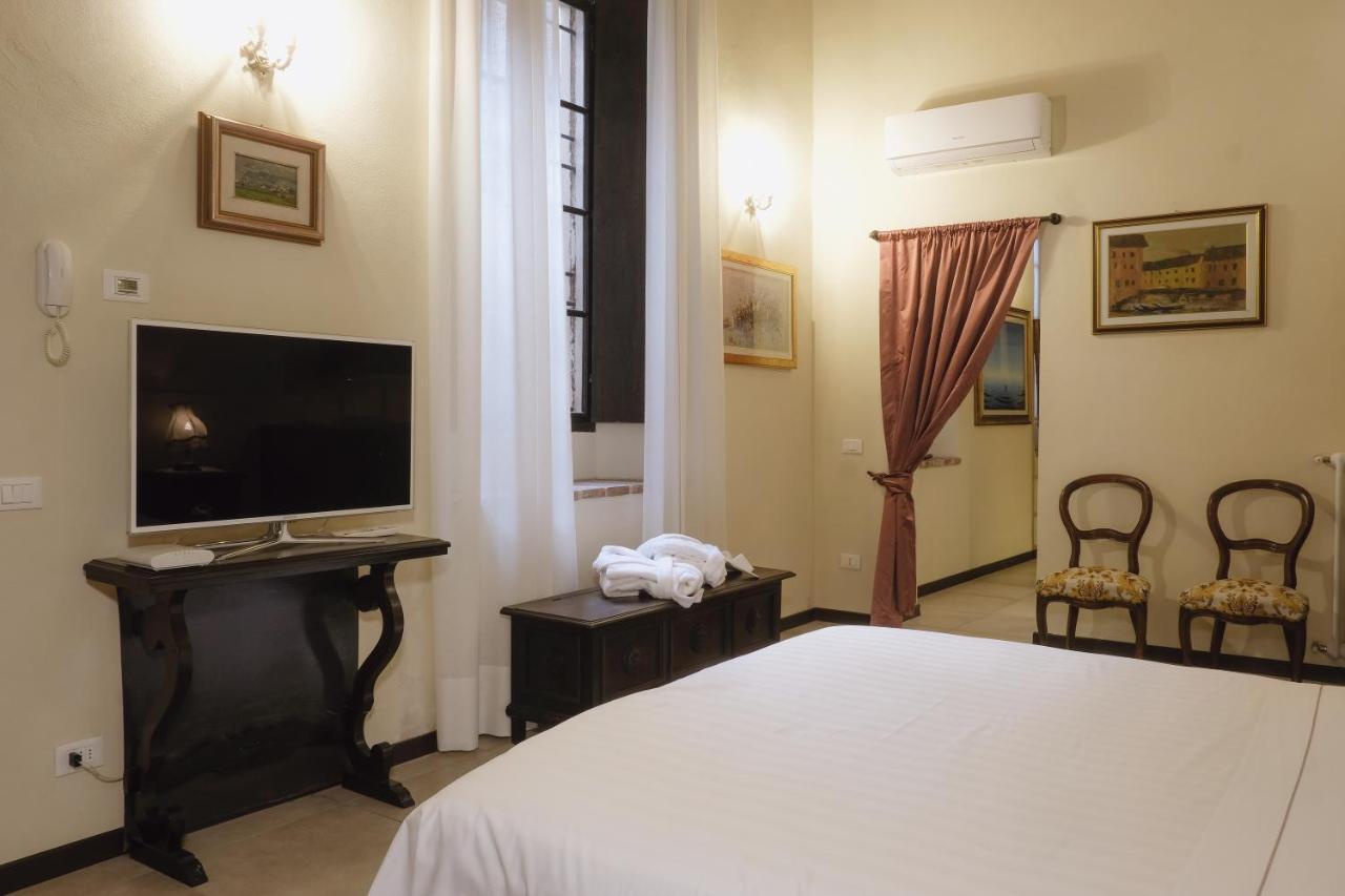 Foresteria Palazzo Guazzoni Zaccaria Cremona Eksteriør billede