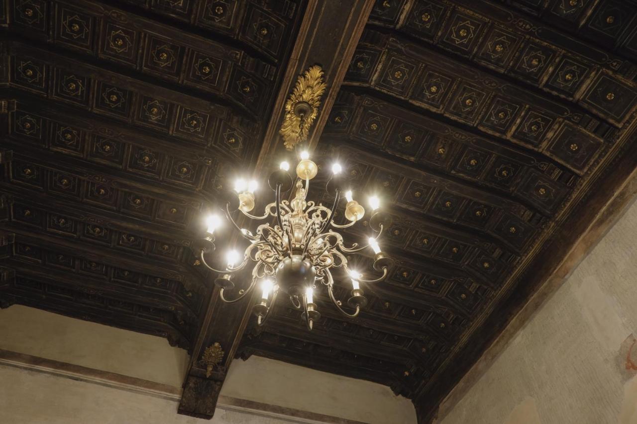 Foresteria Palazzo Guazzoni Zaccaria Cremona Eksteriør billede